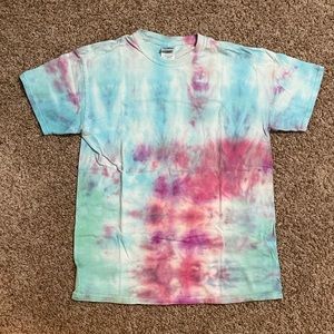 Fun Tie-Dye Purple/Green/Blue/Red T-Shirt (Medium)